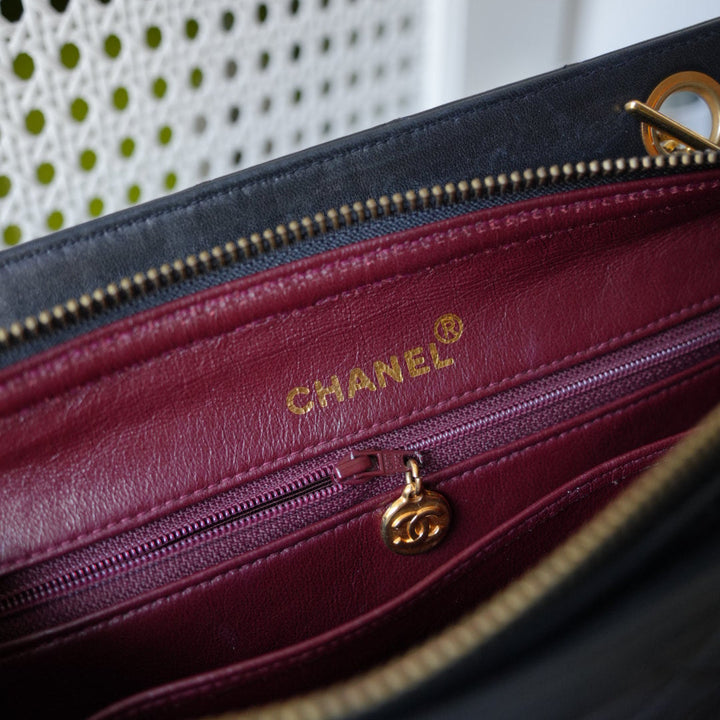 Chanel vintage CC quilted leather chain shoulder bag