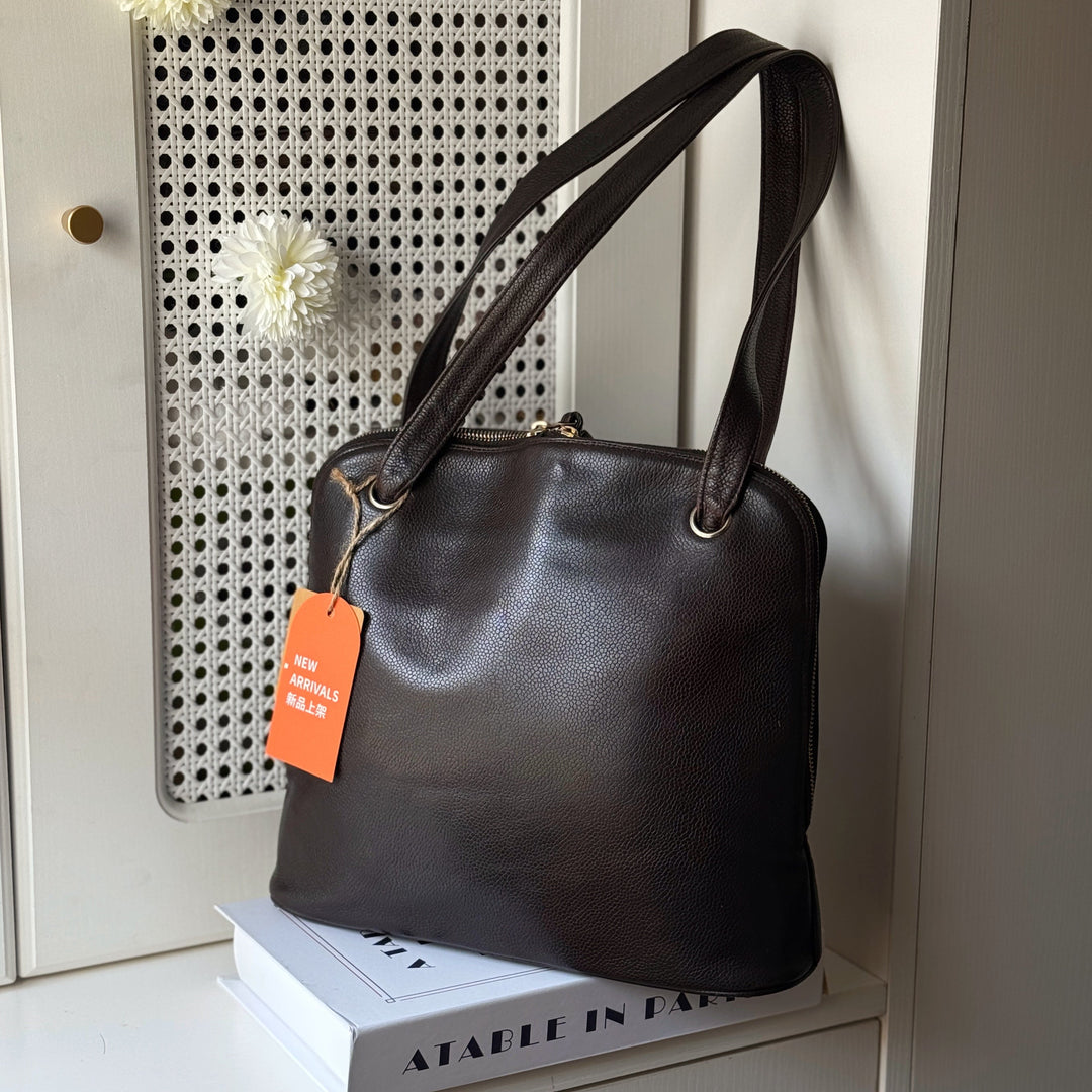 Chanel vintage caviar CC shoulder bag（brown）
