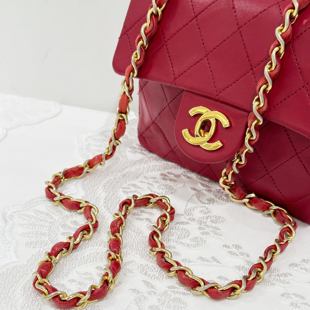 Chanel vintage mini class flap 18cm