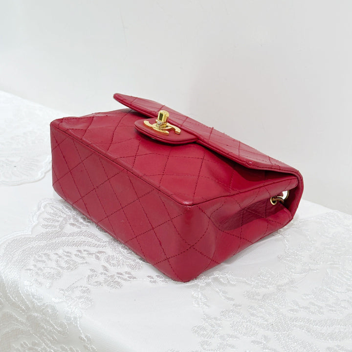 Chanel vintage mini class flap 18cm