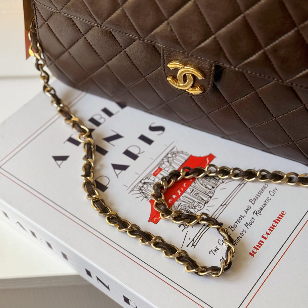 Chanel vintage woc flap chain bag （brown）