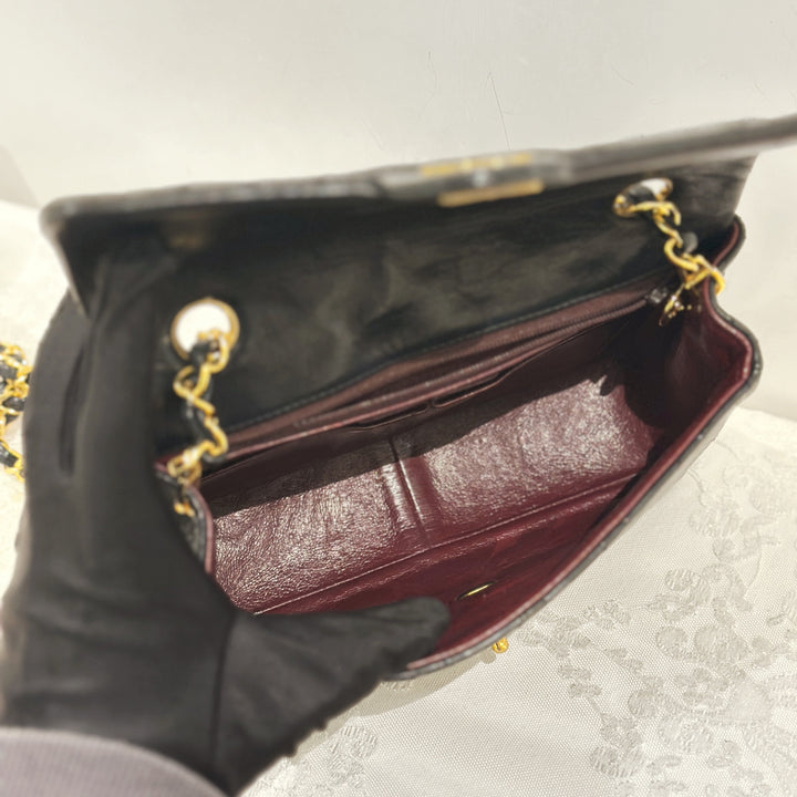 Chanel vintage mini classic flap 20cm