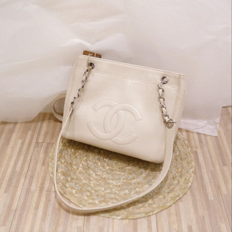 Chanel vintage cowhide tote bag