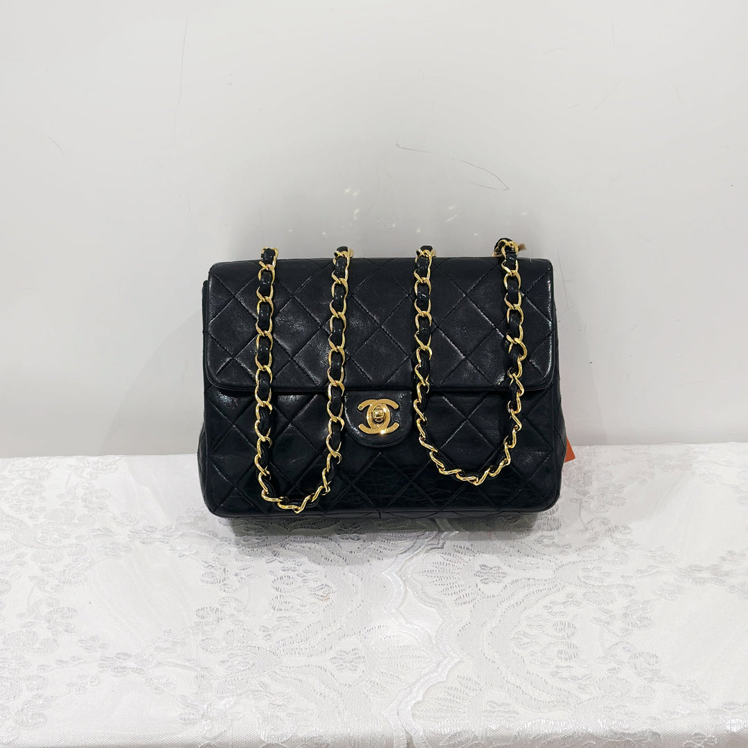 Chanel vintage mini classic flap 20cm