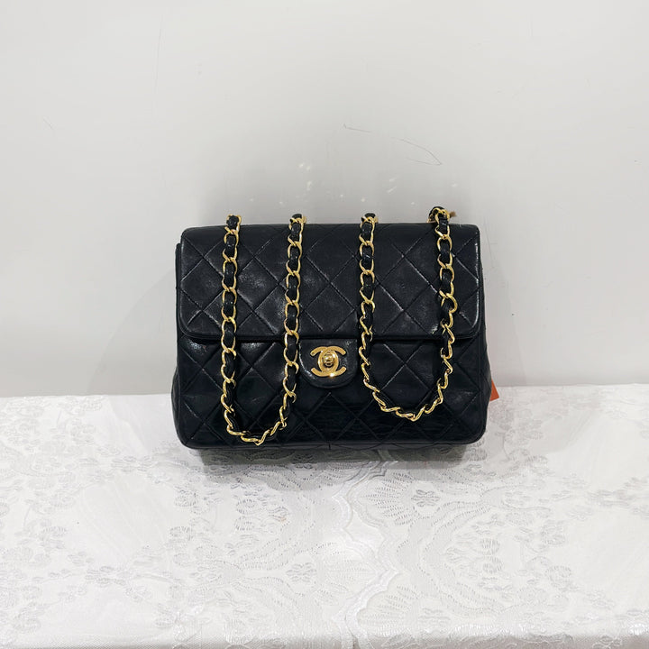 Chanel vintage mini classic flap 20cm