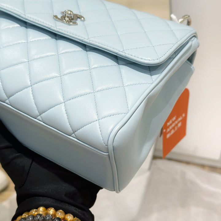 Chanel vintage kelly handbag(baby blue)