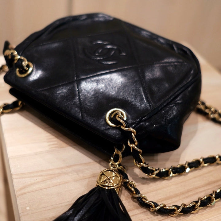 Chanel vintage auth chain matelasse bag