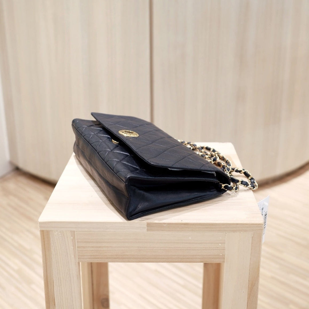 Chanel vintage flap bag (navy)