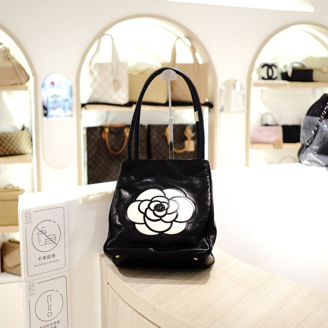 Chanel vintage tote bag