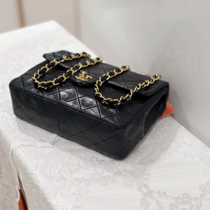 Chanel vintage mini classic flap 20cm