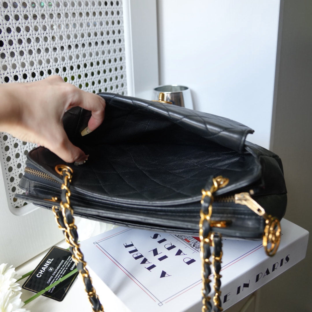 Chanel vintage CC quilted leather chain shoulder bag