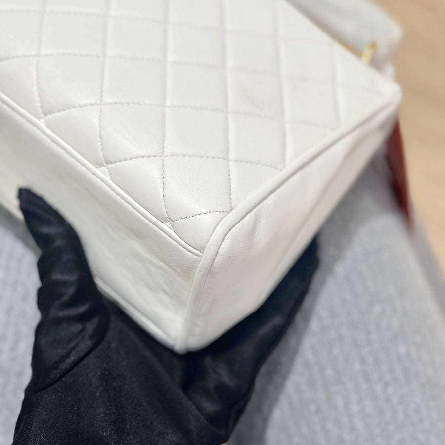 Chanel vintage kelly handbag(white)