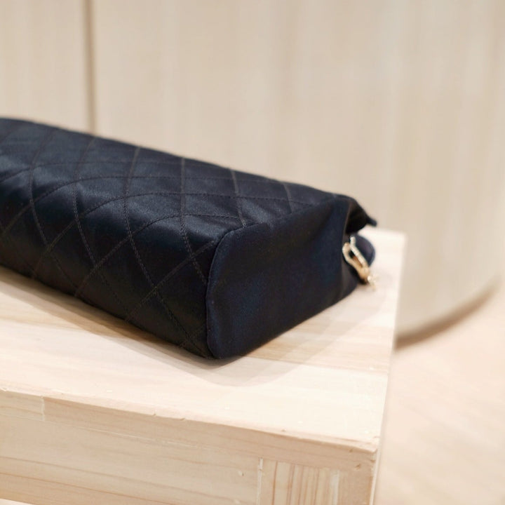 Chanel vintage silk clutch+chain