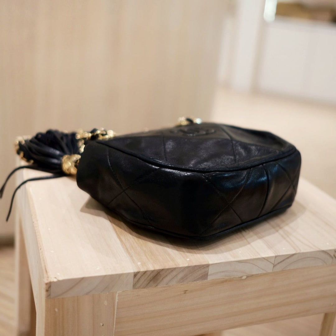 Chanel vintage auth chain matelasse bag