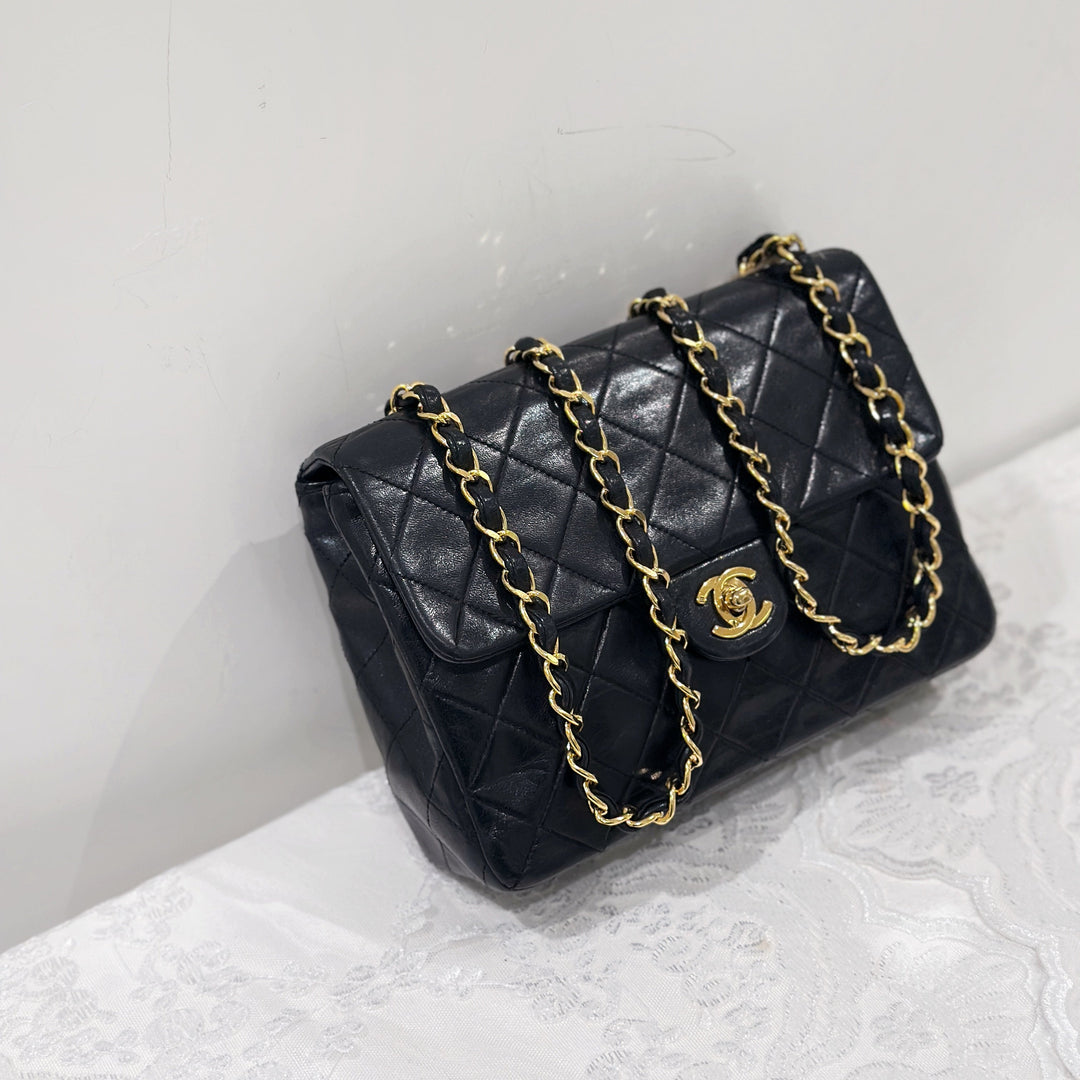 Chanel vintage mini classic flap 20cm