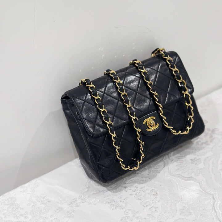 Chanel vintage mini classic flap 20cm