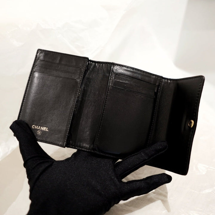 Chanel vintage cowhide flap wallet