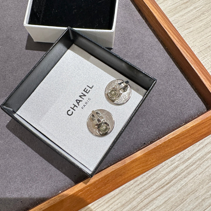 Chanel vintage ear clip