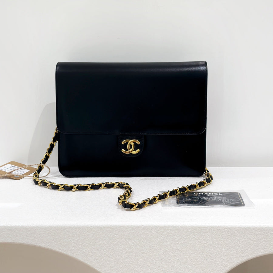 Chanel vintage box chain bag