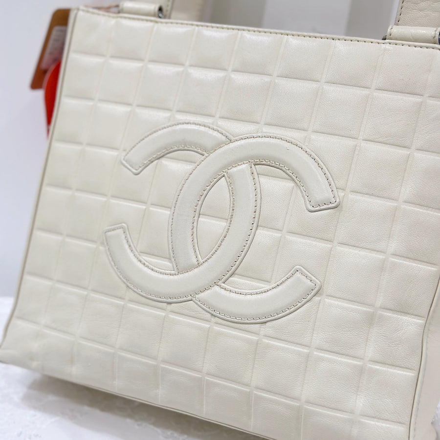 Chanel vintage tote bag