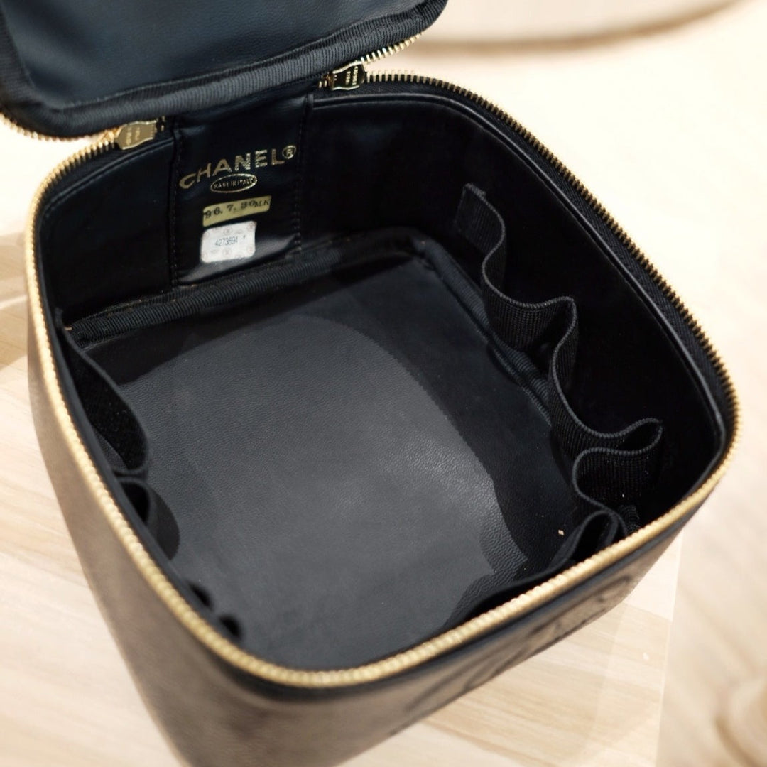 Chanel vintage coco cowhide mini wash bag