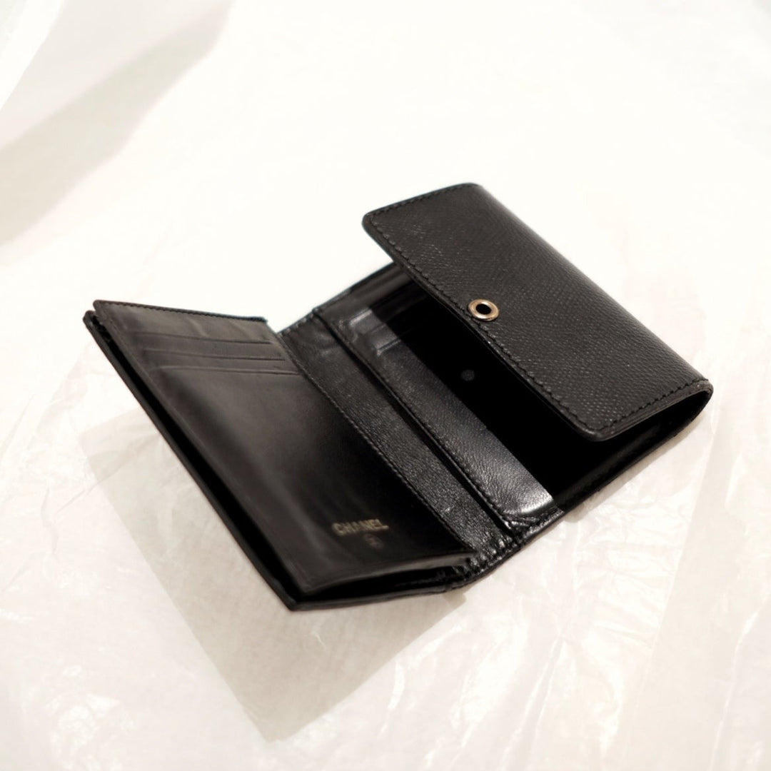 Chanel vintage cowhide flap wallet
