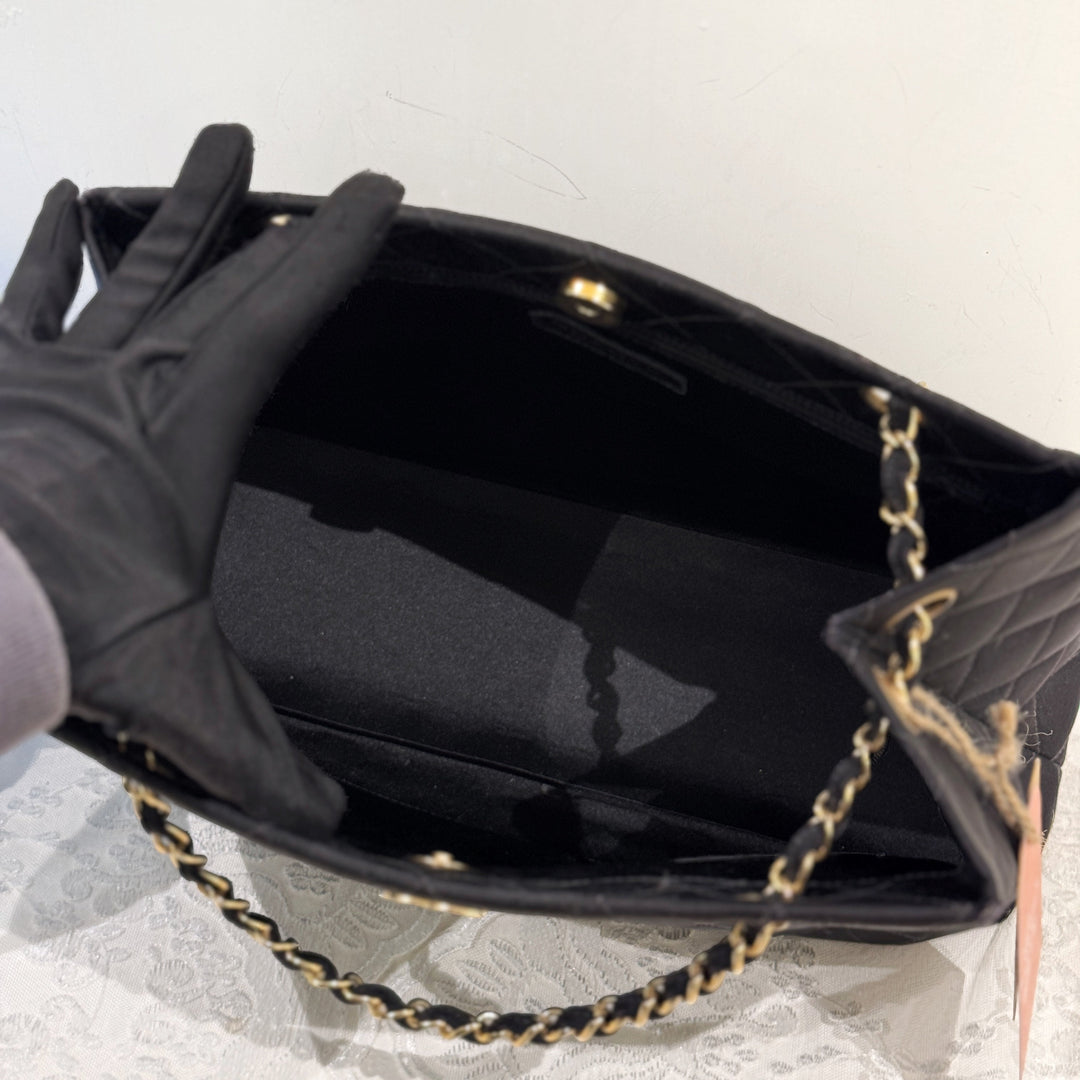 Chanel vintage quilted canvas chain tote