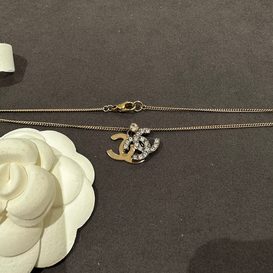 Chanel vintage double CC necklace