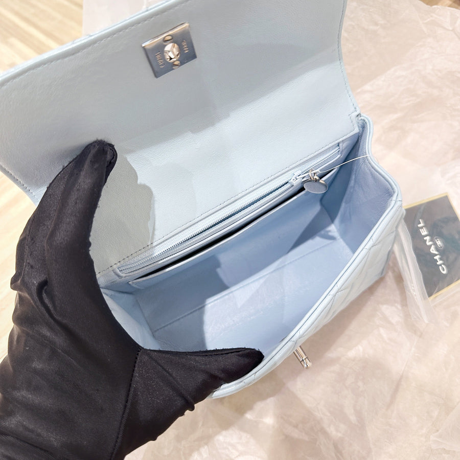 Chanel vintage kelly handbag(baby blue)