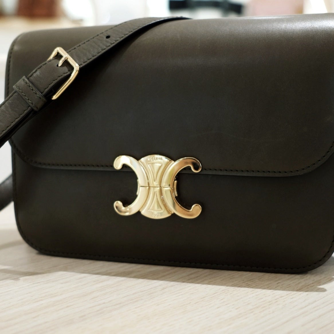 Celine triomphe medium shoulder bag – Moka Vintage HK