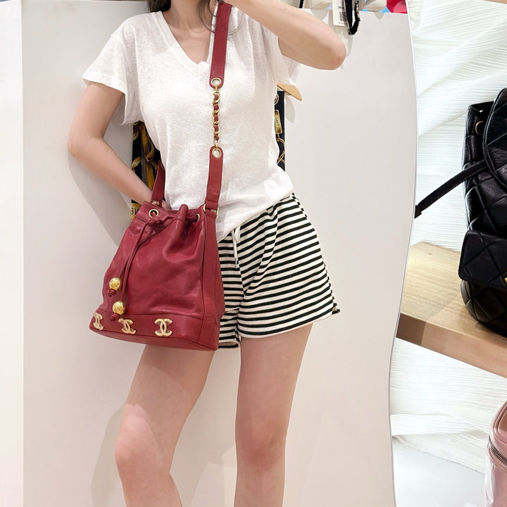 Chanel vintage triple CC leather bucket bag