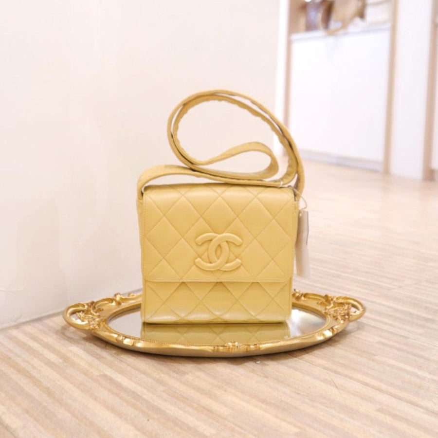 Chanel vintage lambskin shoulder bag