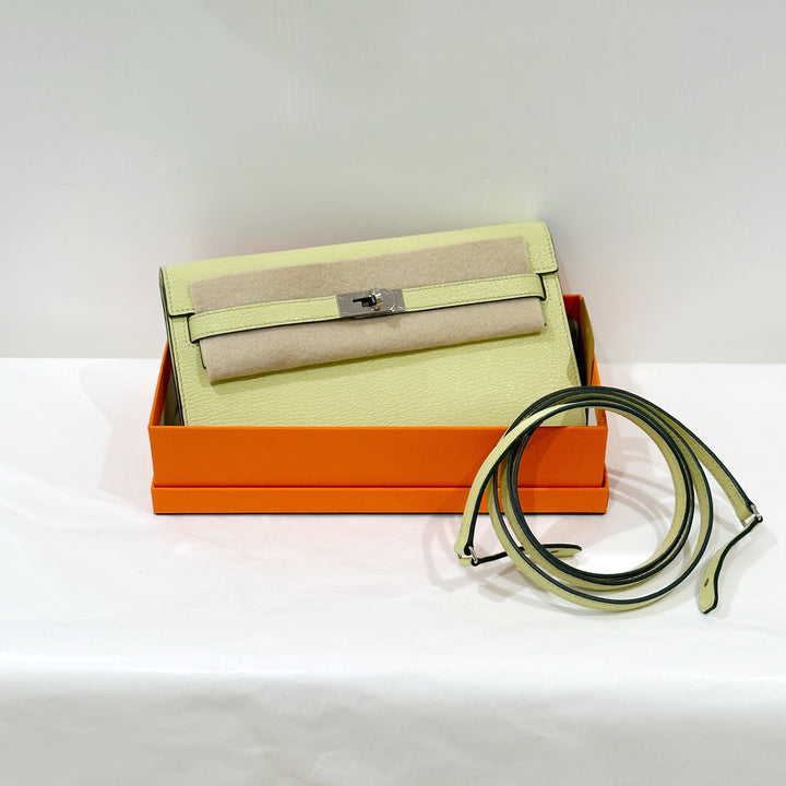 Hermes kelly to go
