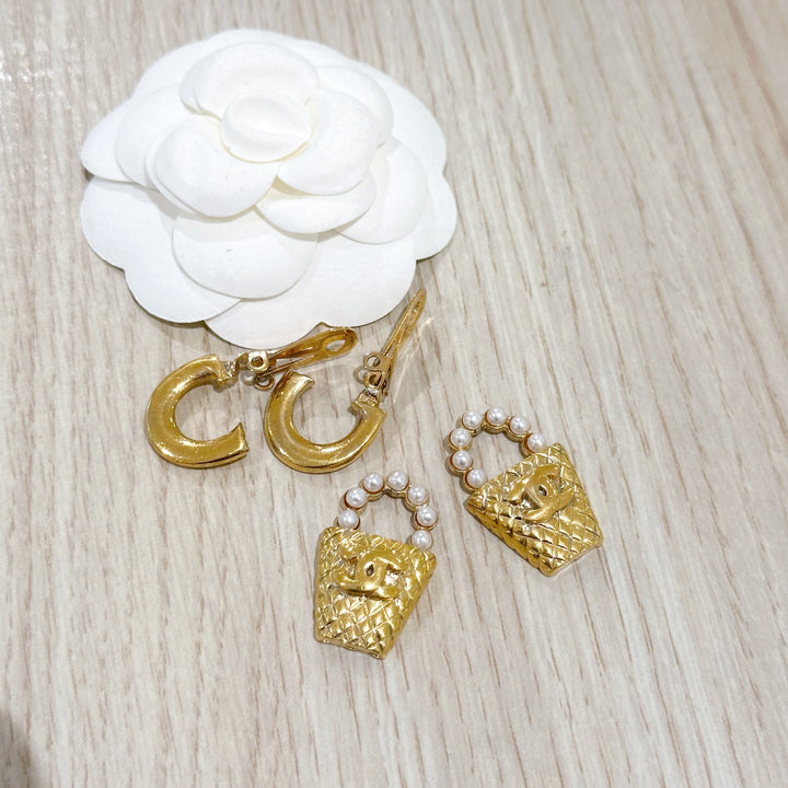 Chanel vintage earring