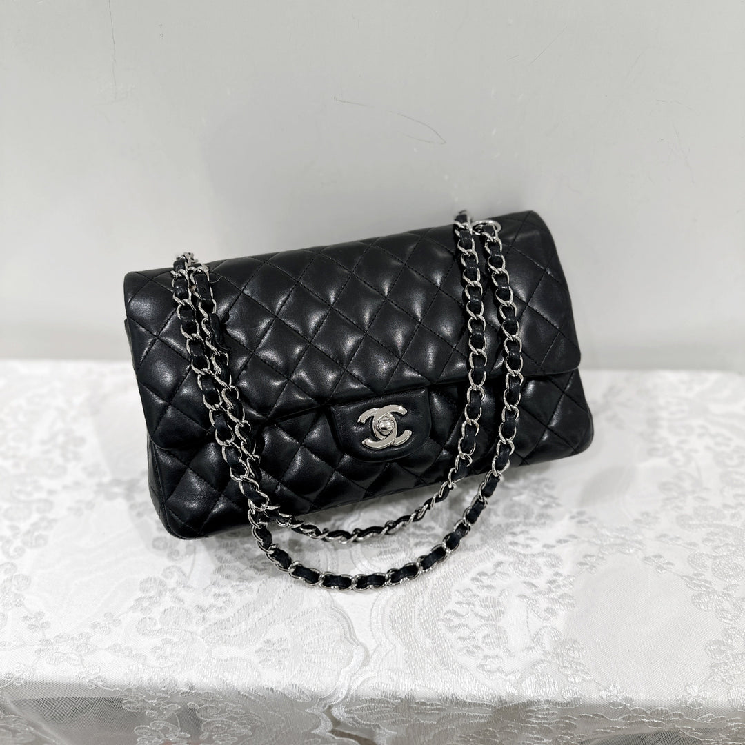 Chanel Lambskin Class Flap 25 （黑銀）