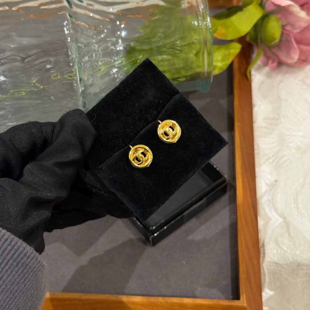 Chanel Vintage Ear clip
