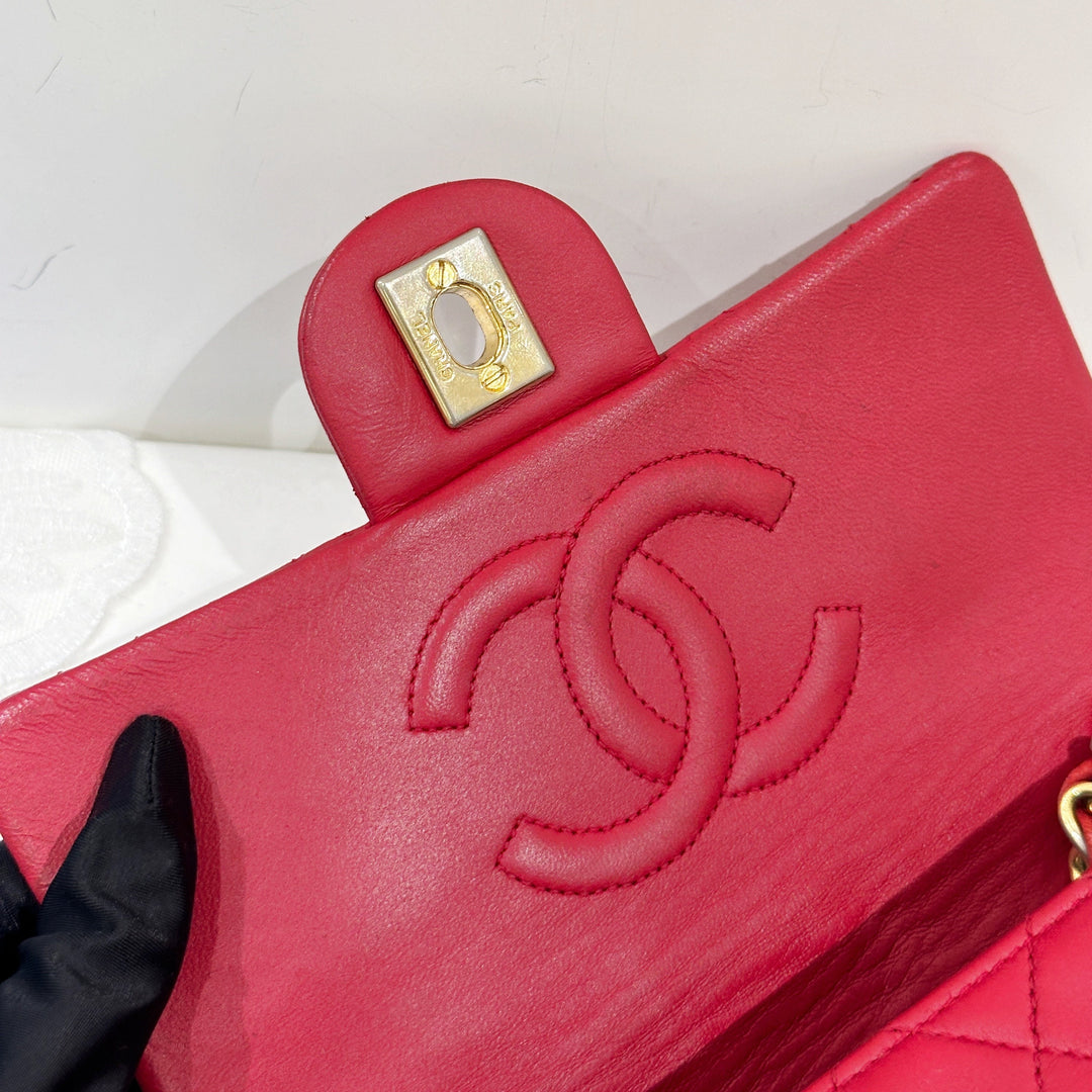 Chanel vintage mini class flap 18cm