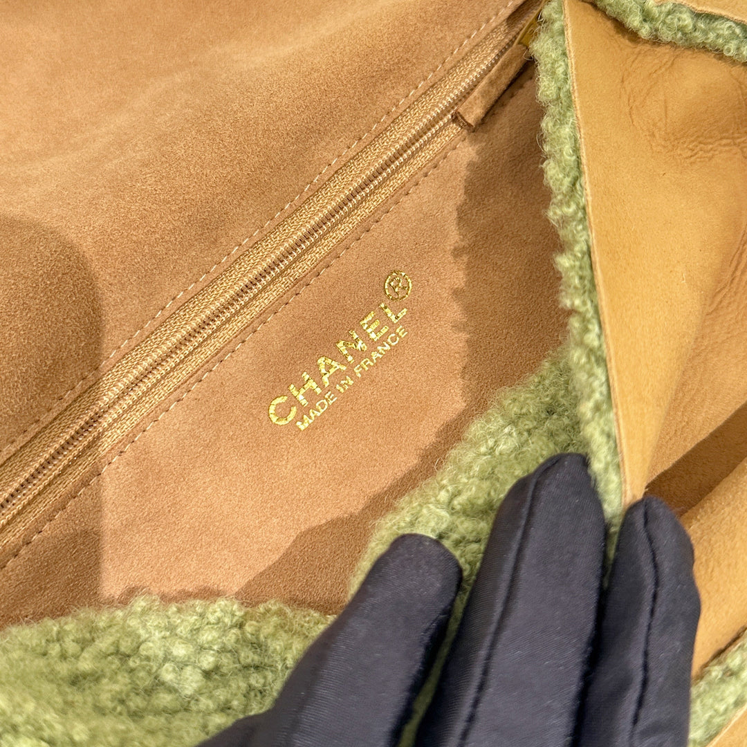 Chanel vintage suede clutch+chain