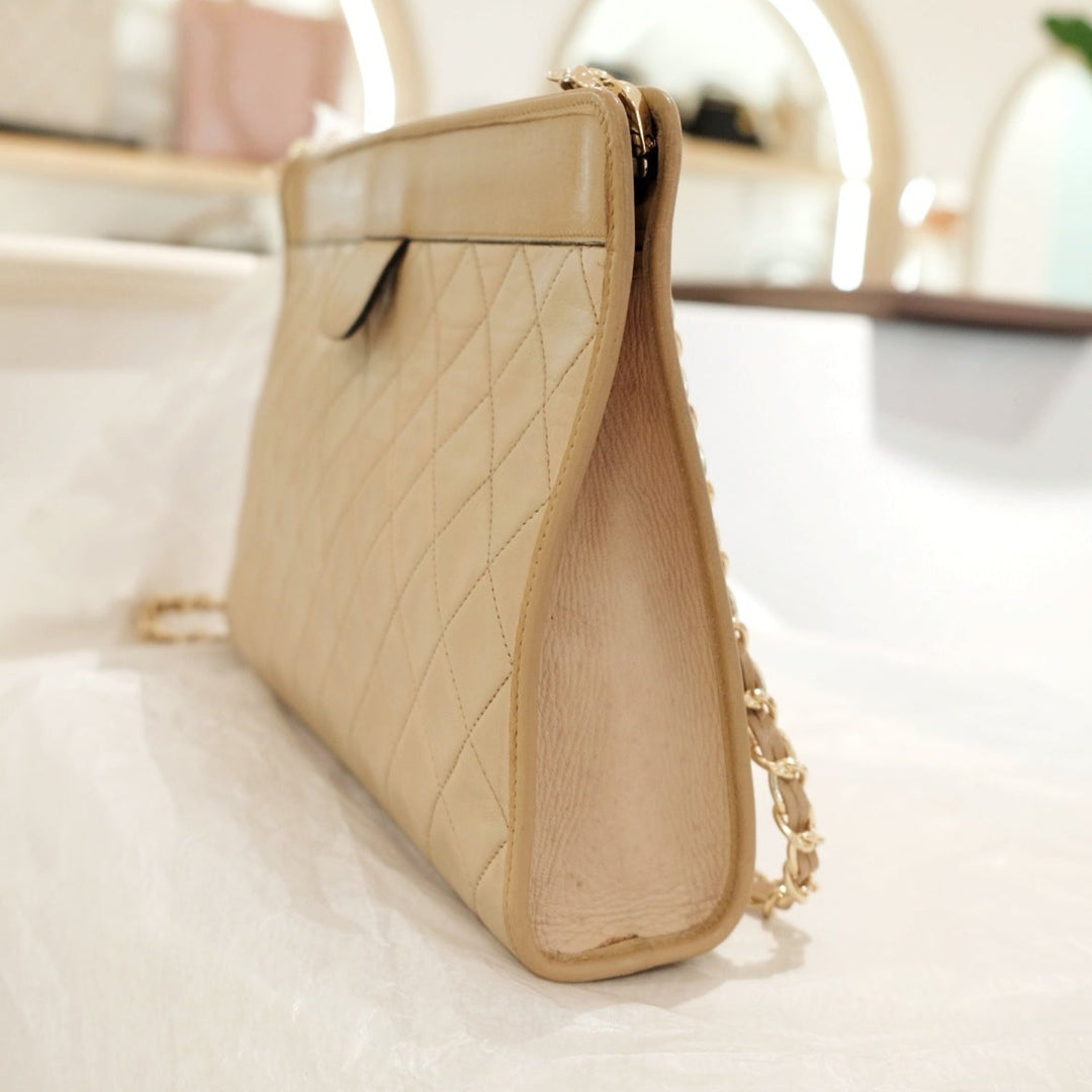 Chanel vintage beige pouch+chain