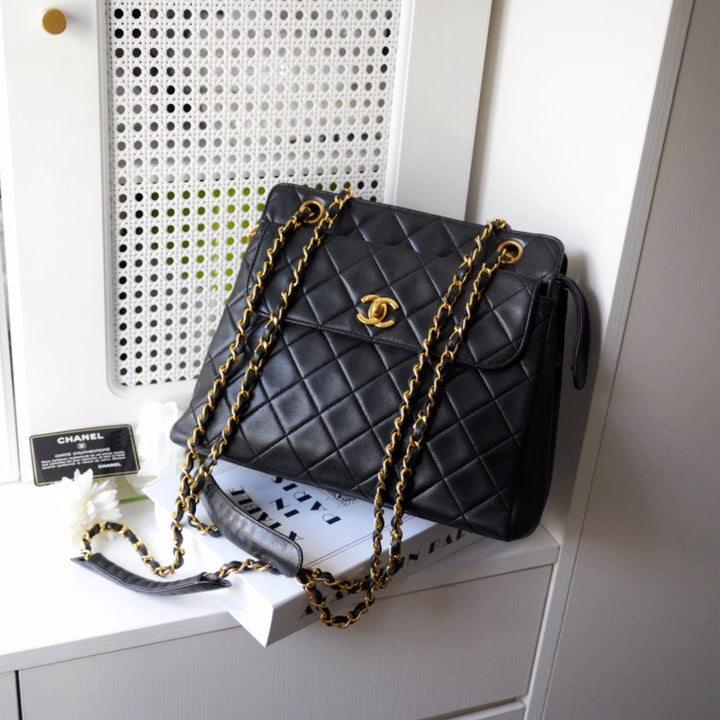 Chanel vintage CC quilted leather chain shoulder bag