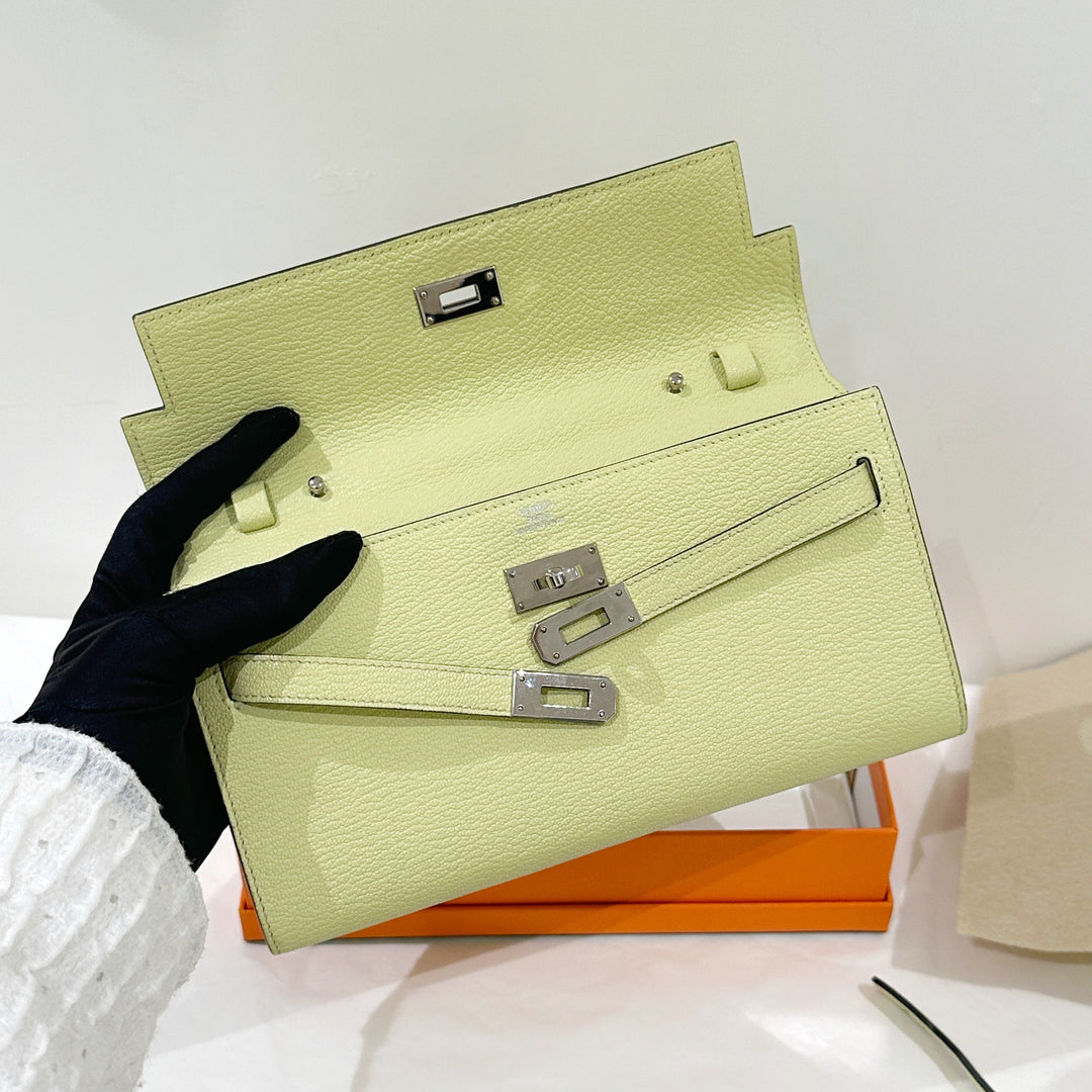 Hermes kelly to go