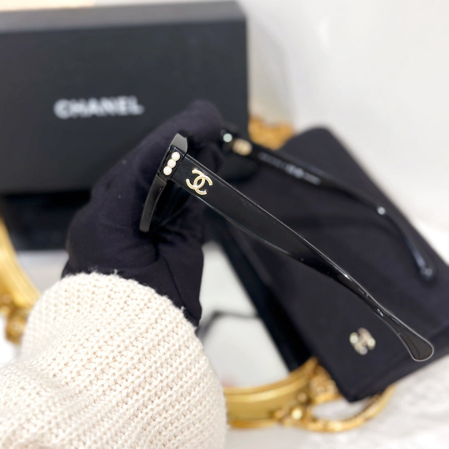 Chanel classic cc logo sunglasses