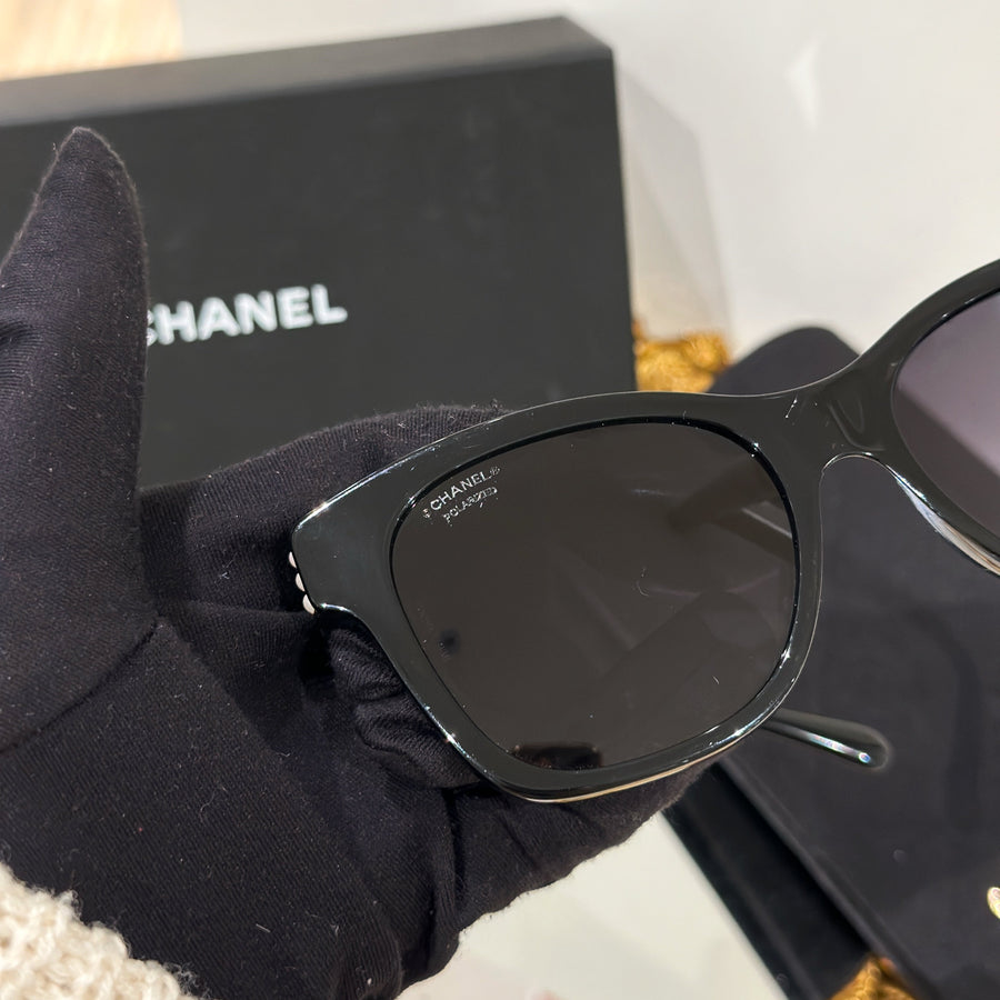Chanel classic cc logo sunglasses