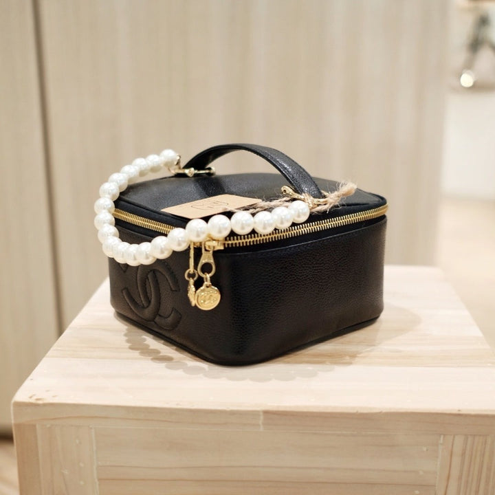 Chanel vintage coco cowhide mini wash bag