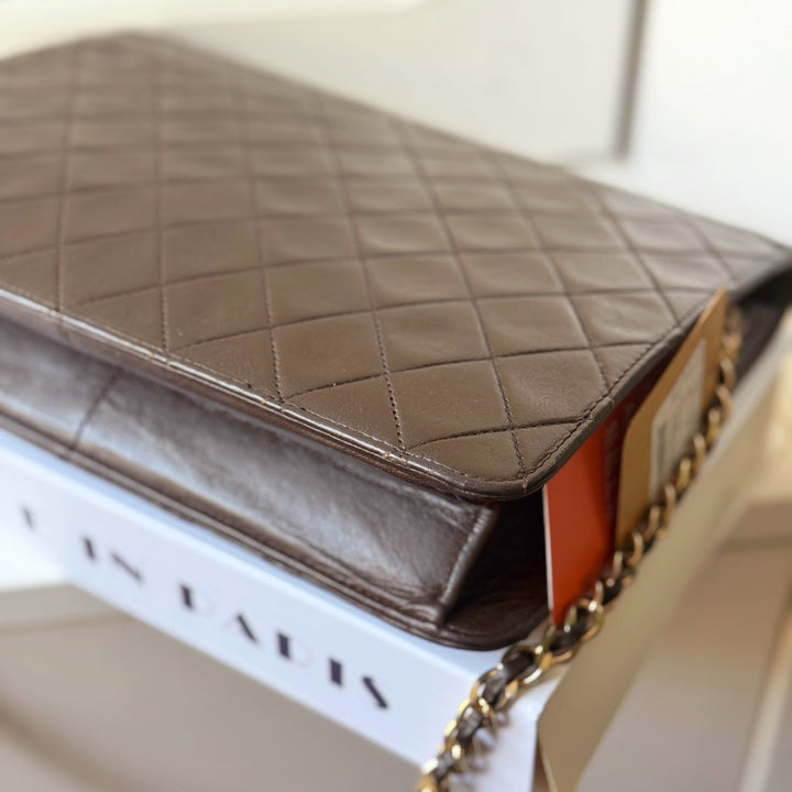 Chanel vintage woc flap chain bag （brown）