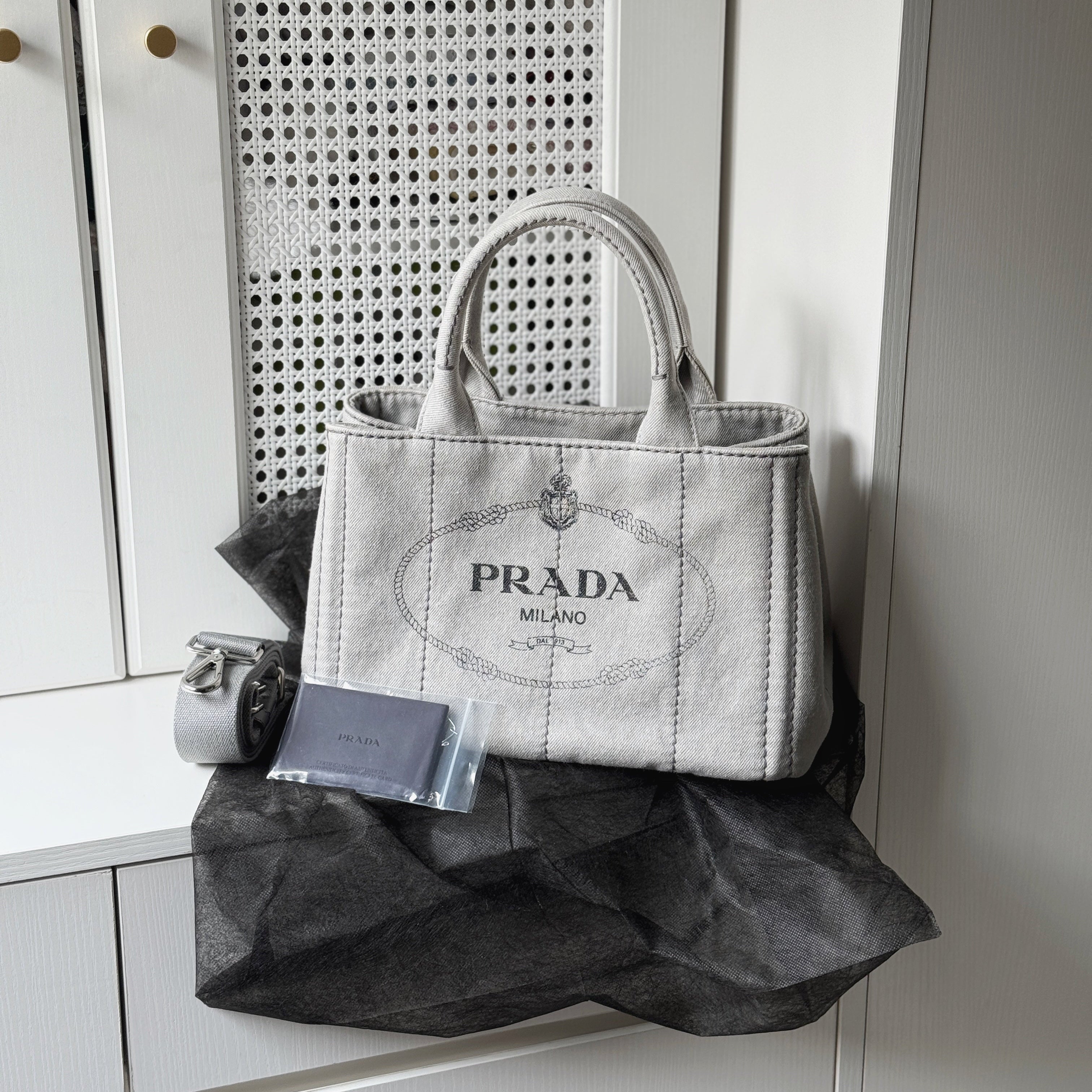 Prada – Moka Vintage HK