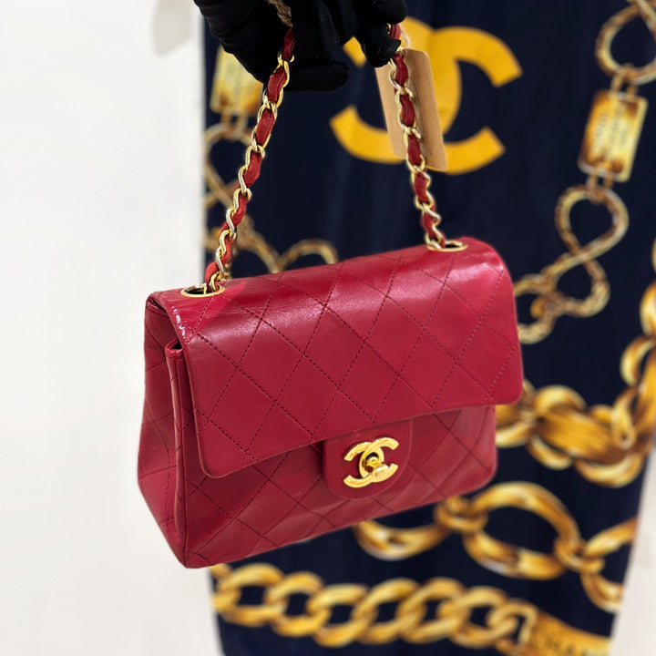 Chanel vintage mini class flap 18cm