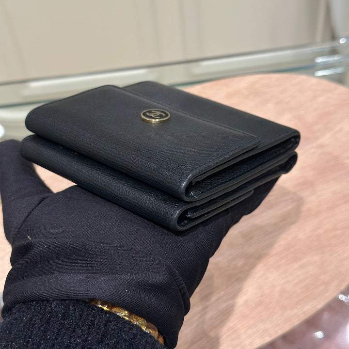 Chanel vintage caviar wallet