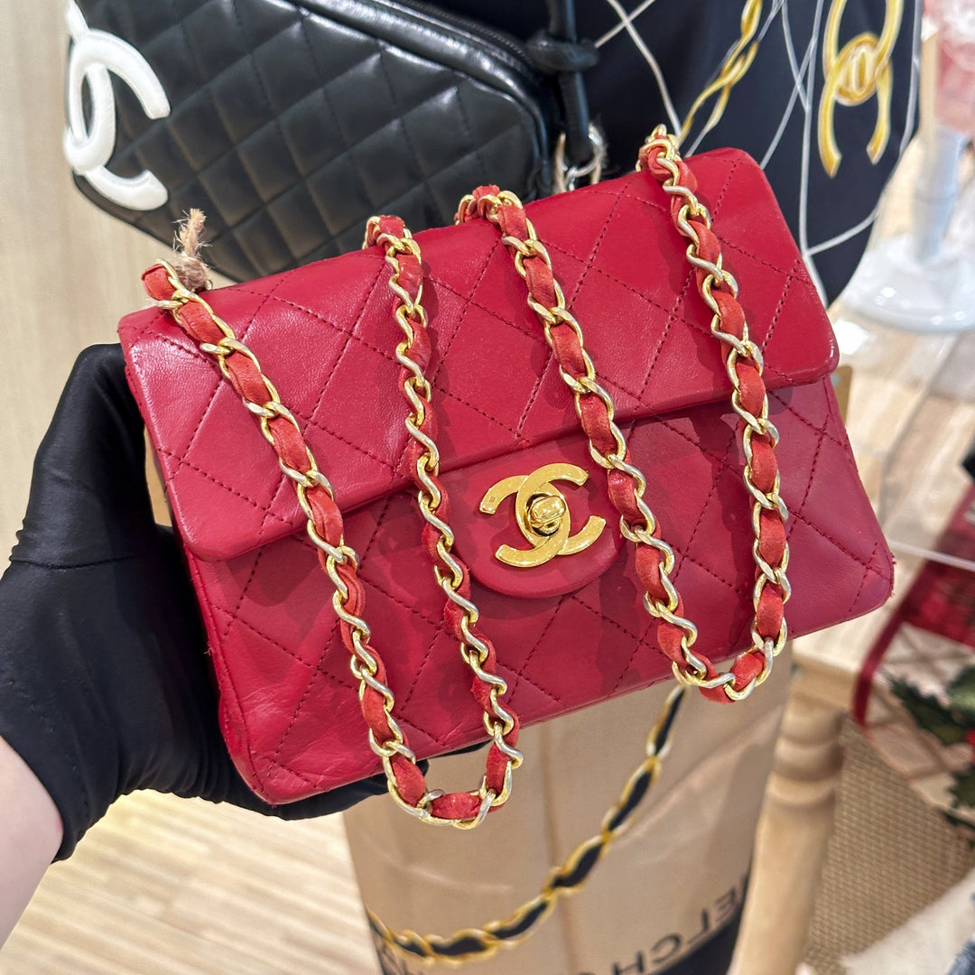 Chanel vintage mini class flap 18cm