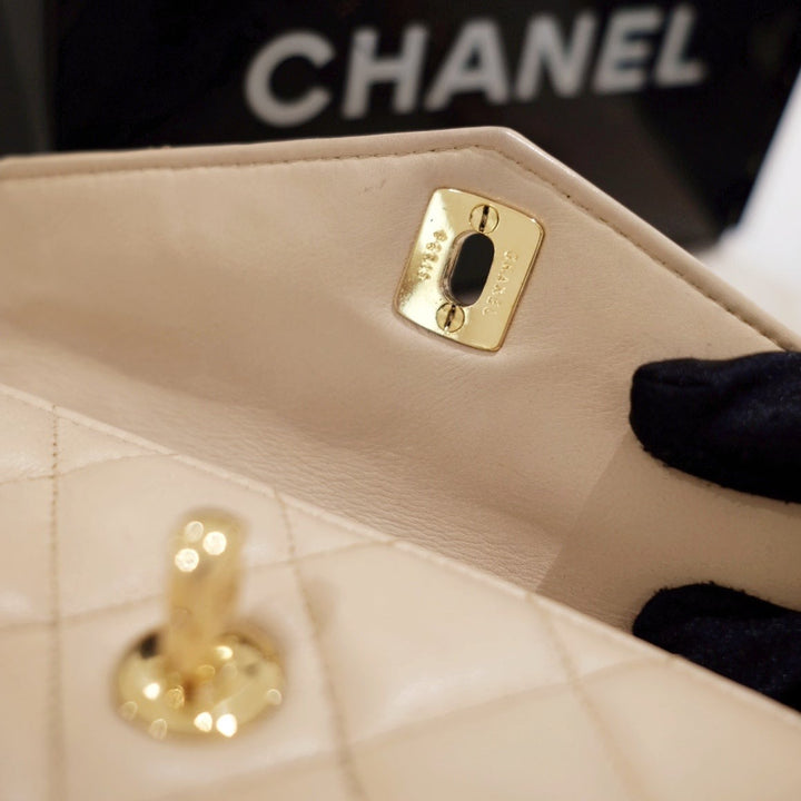 Chanel vintage quilted sheepskin CC belt bag+chain
